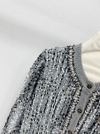 25fw Wearing a round neck cardigan with beads