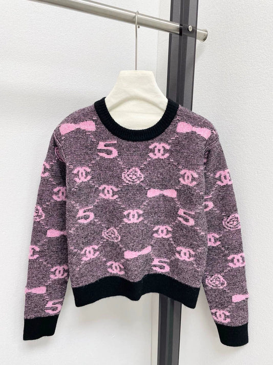 Diamond shaped Double C Bow Sweater