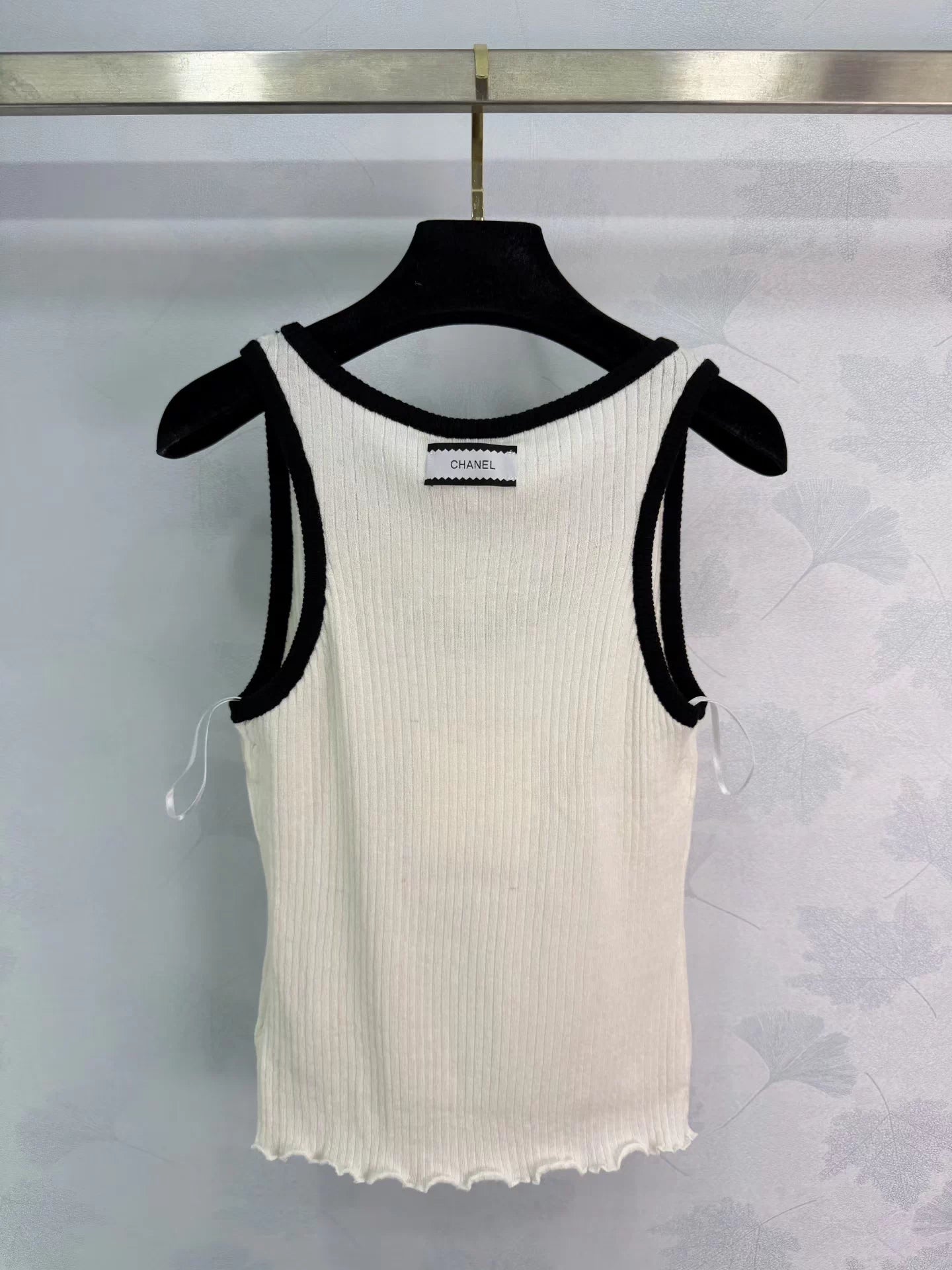 Color-blocked knit vest