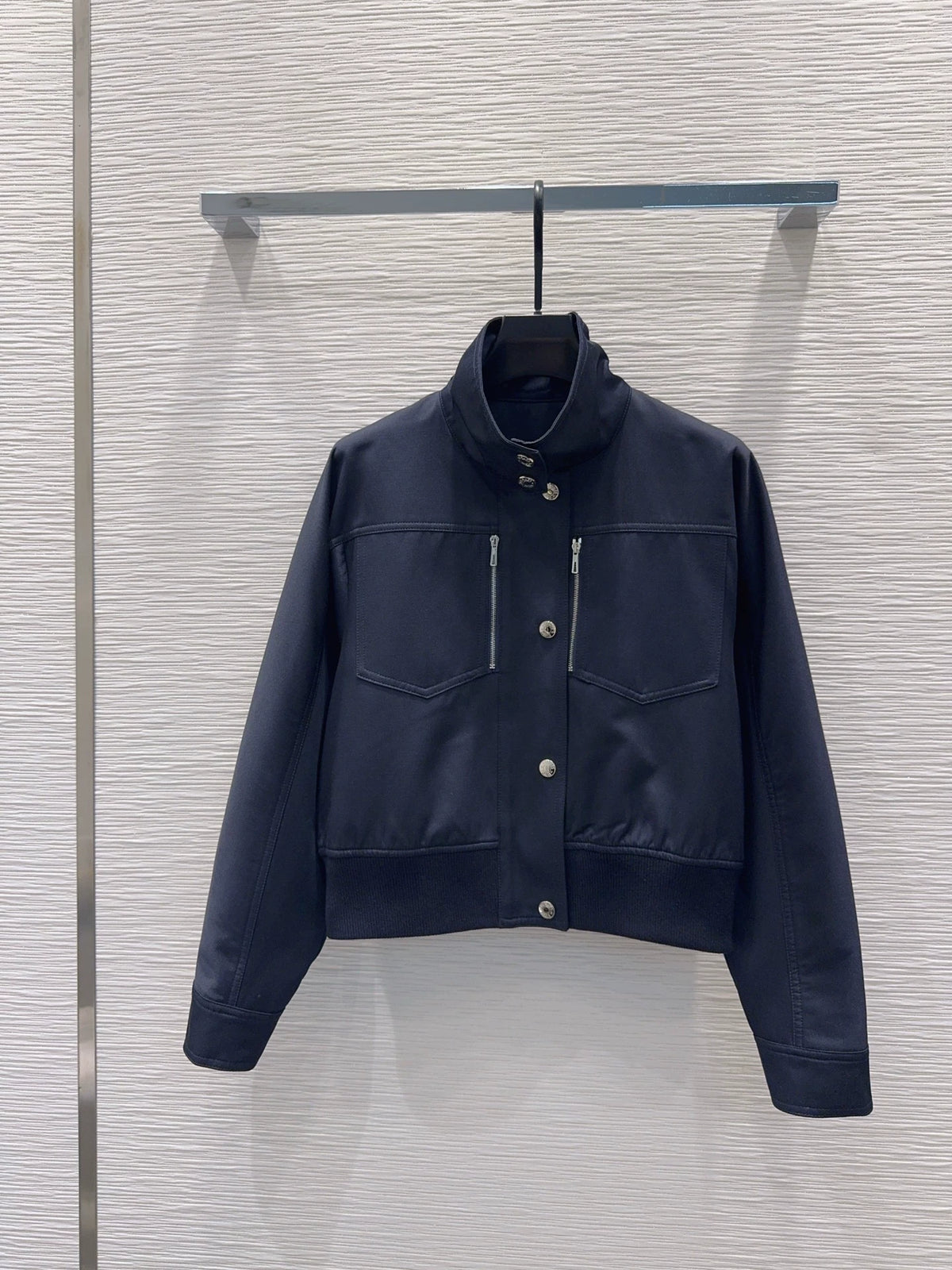 26New Classic Minimalist Long-Sleeve Jacket