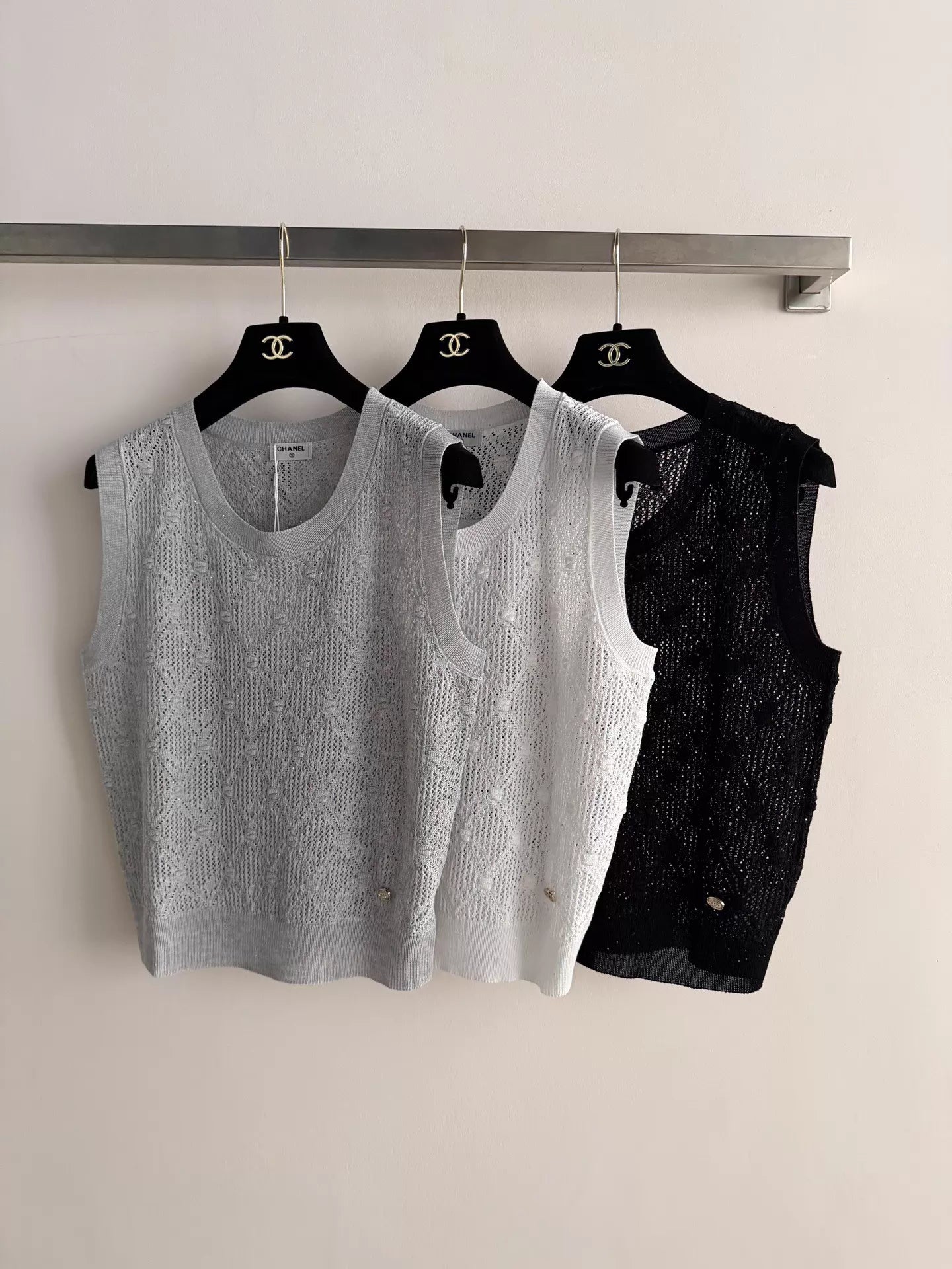 26ss Hollow-out knitted vest