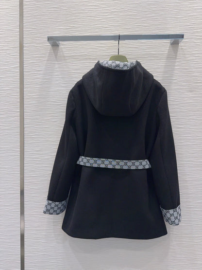 26Long-Sleeve Mid-Length Wool-Blend Coat with Lettered Belt