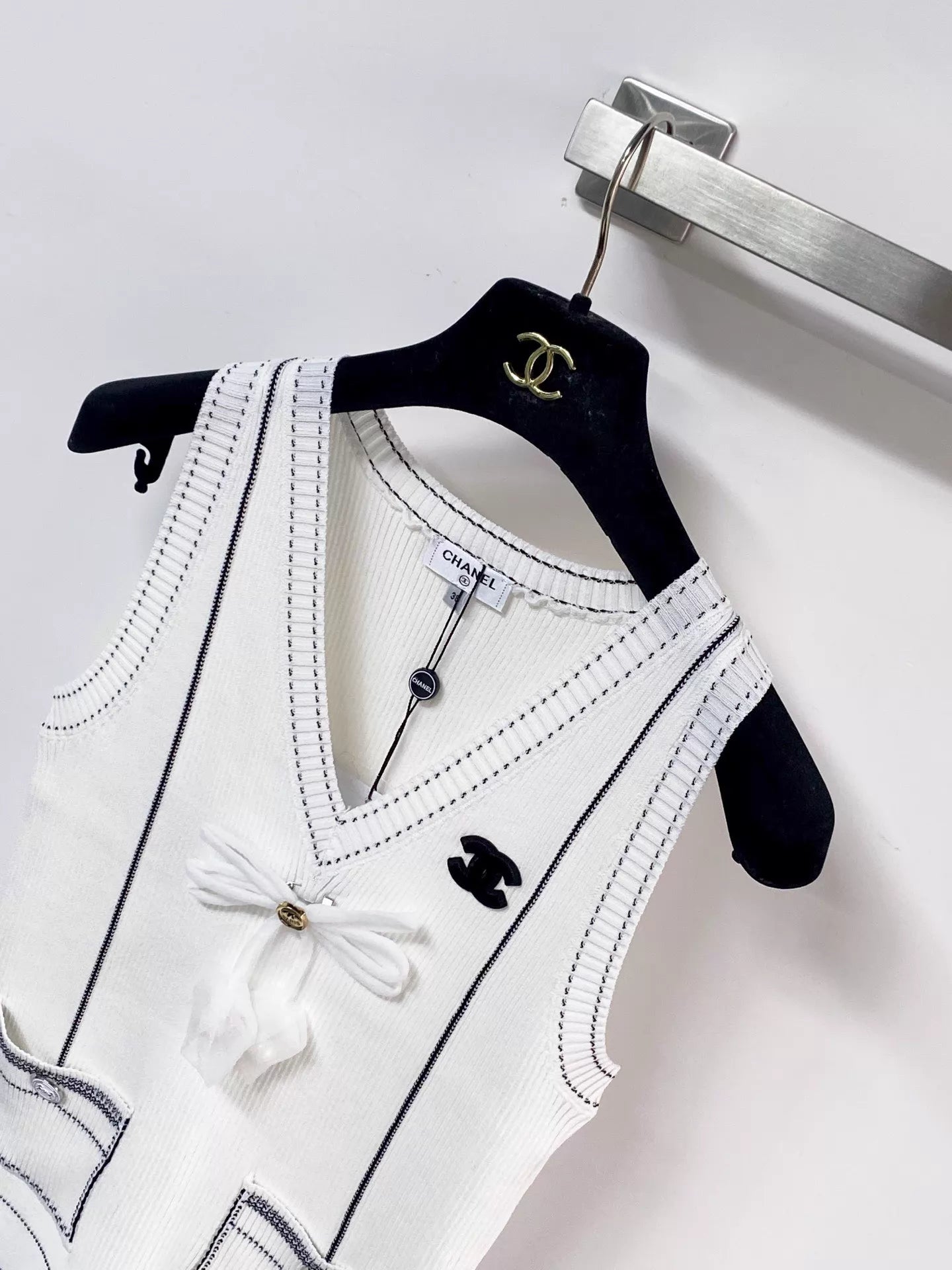 26ss V-neck Knit Vest