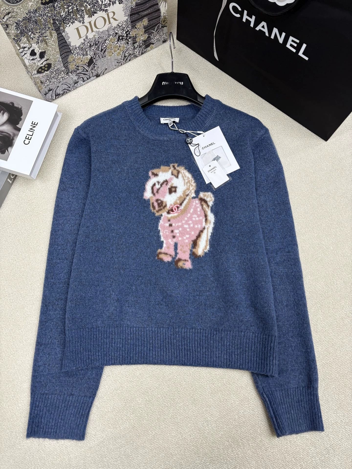 Color-blocked pony jacquard top