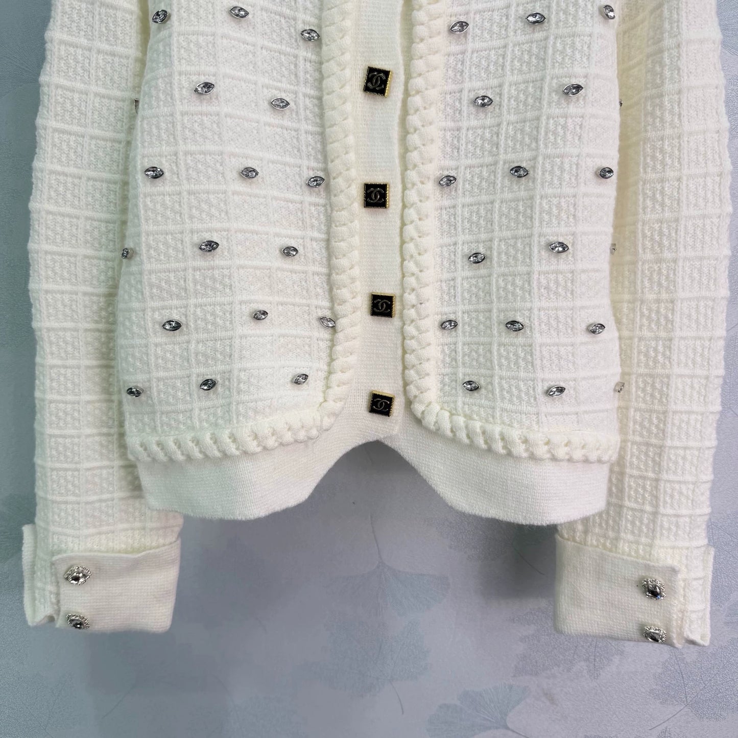 Heavy-duty cardigan