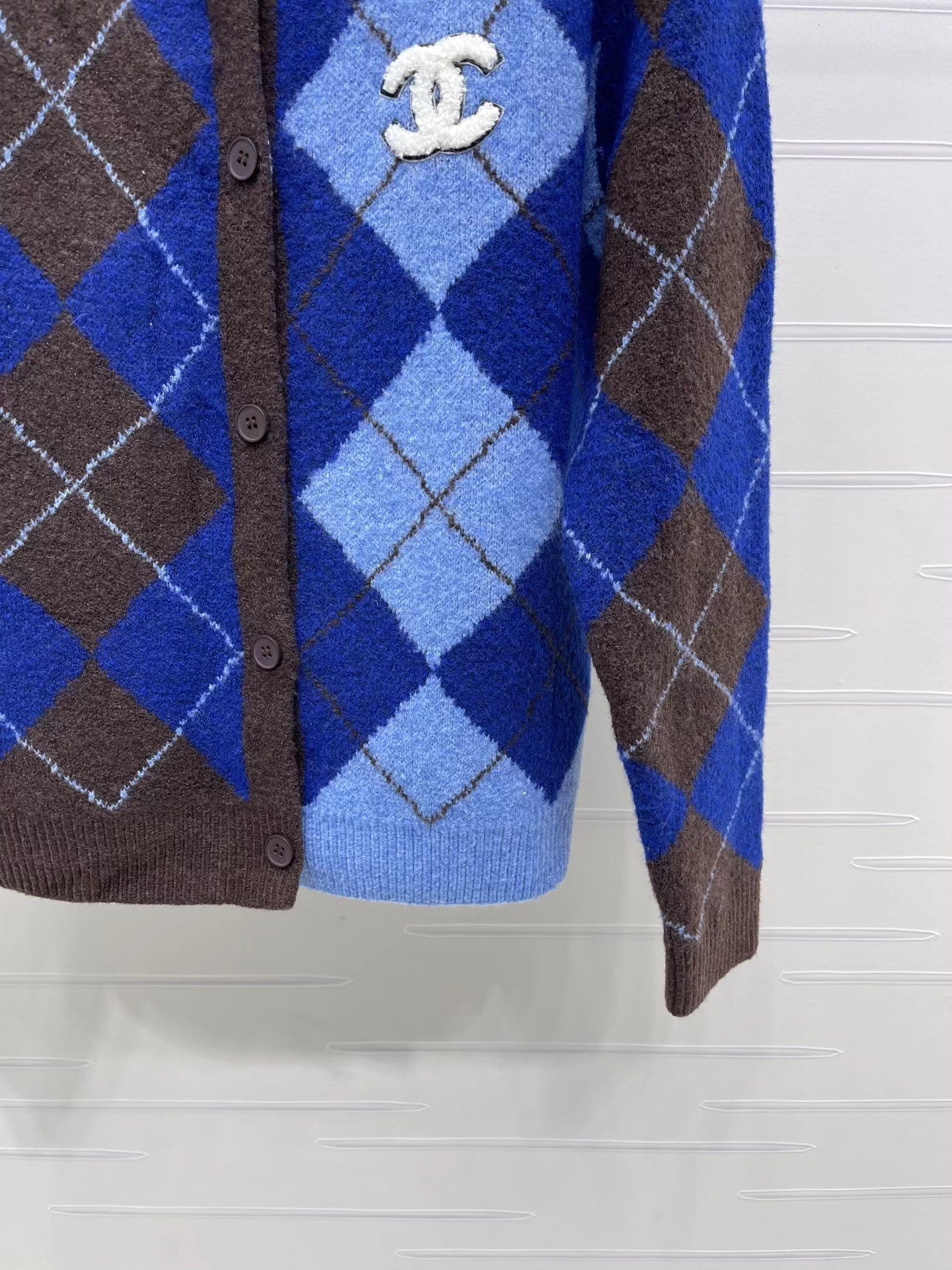 Crew Neck Diamond Pattern Cardigan