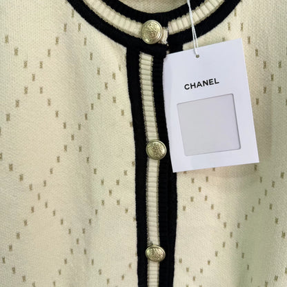 Diamond Pattern Knit Cardigan