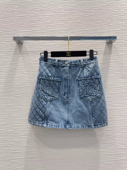 Diamond pattern denim skirt