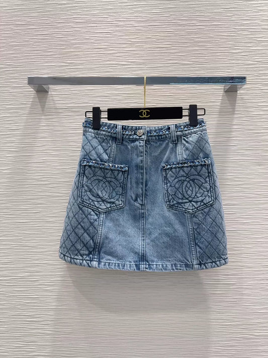 Diamond pattern denim skirt