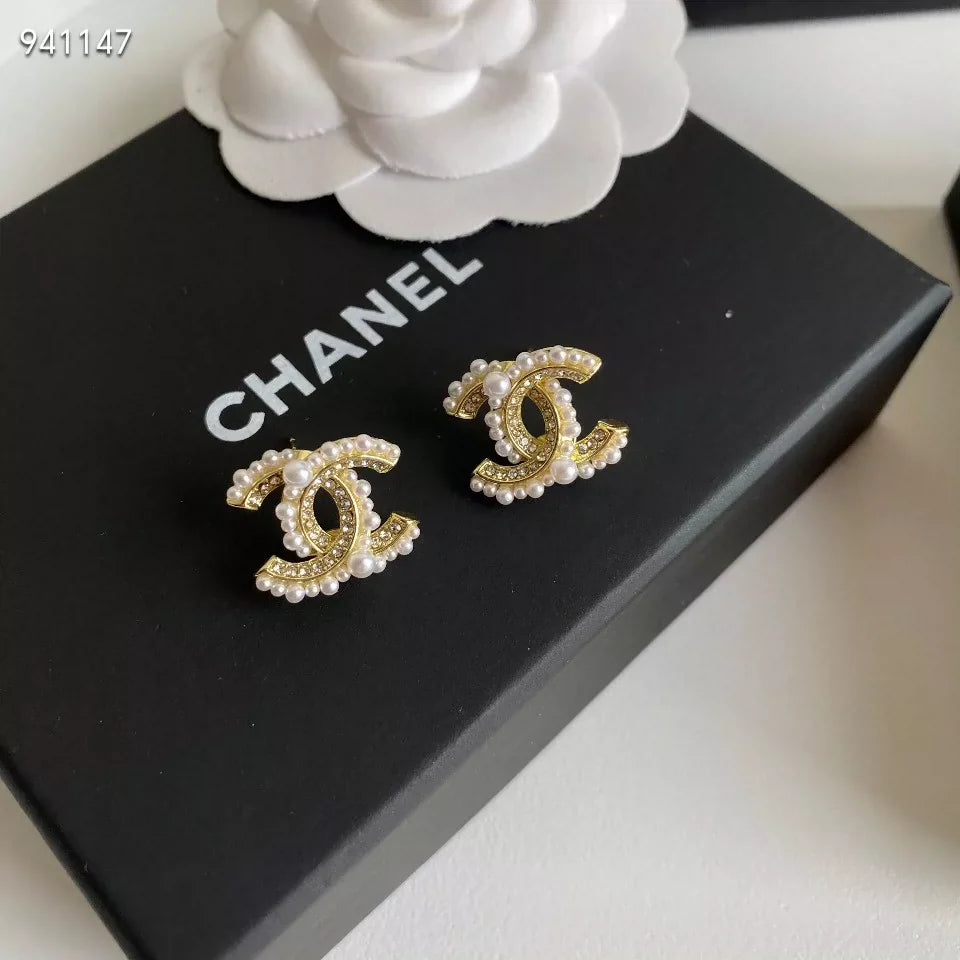 Sun Rice Grain Letter Pearl Earnail