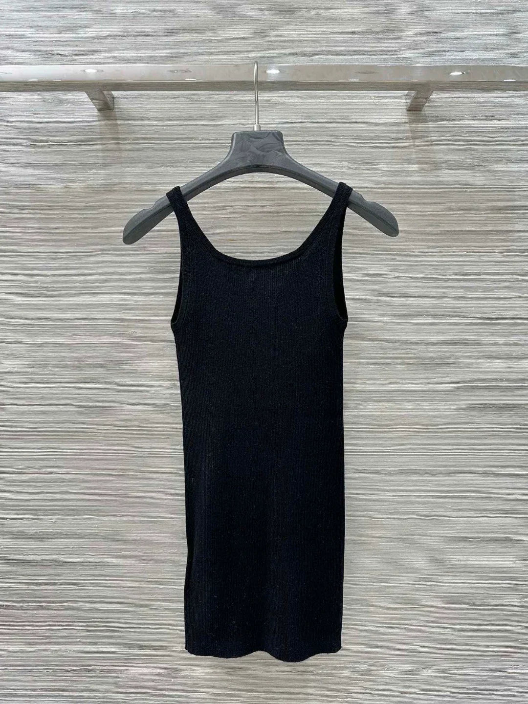 25 New Slim Short Sleeve Knit Vest