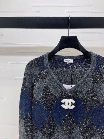 Lingge bead V-neck long sleeved shirt