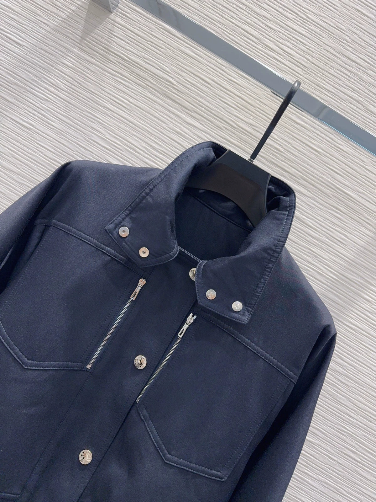 26New Classic Minimalist Long-Sleeve Jacket