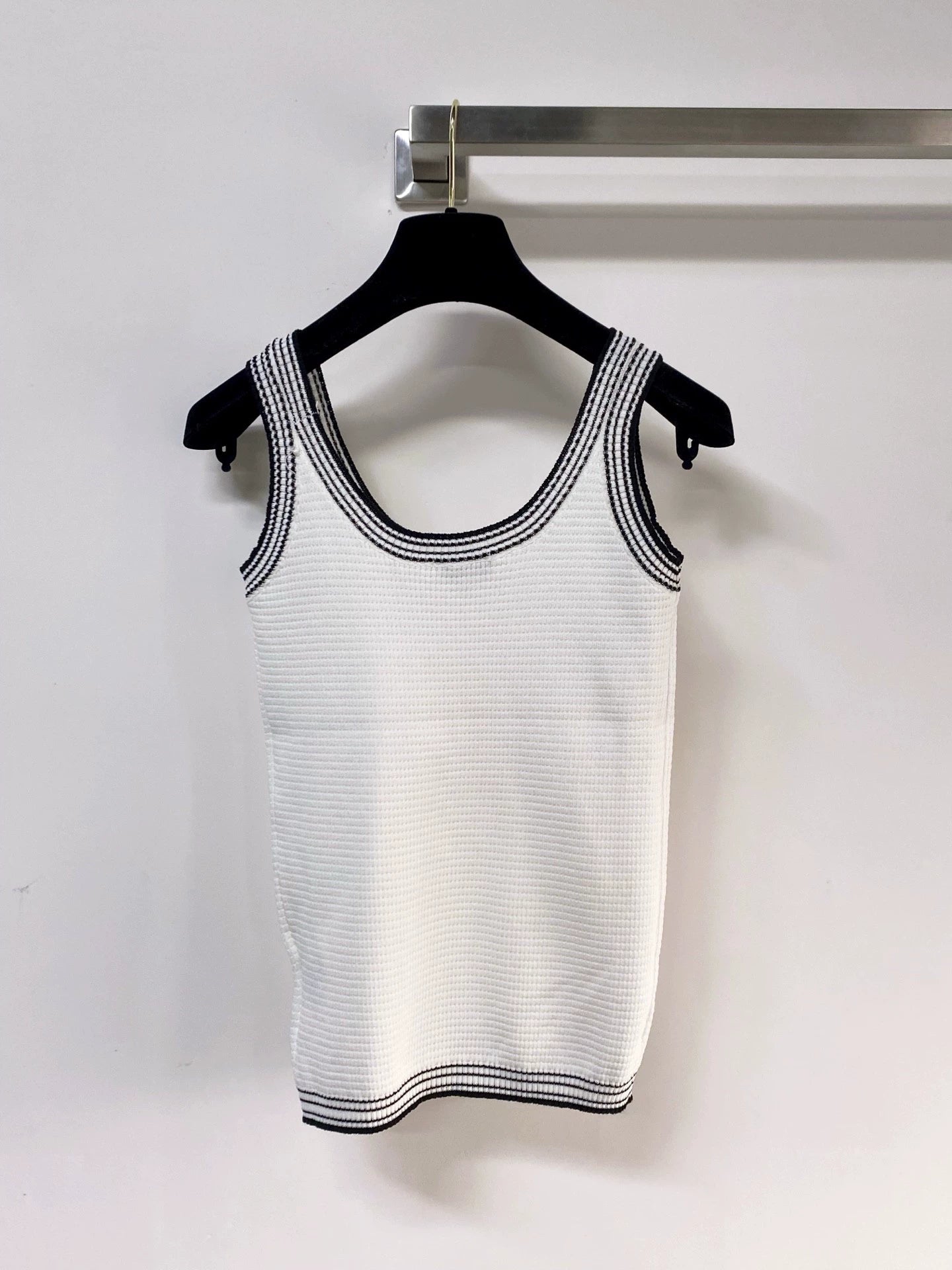 26ss Color-blocked trim tank top