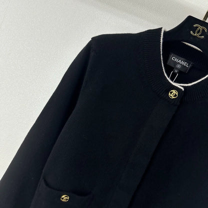 26Latest Fall/Winter Crew-Neck Knitted Cardigan