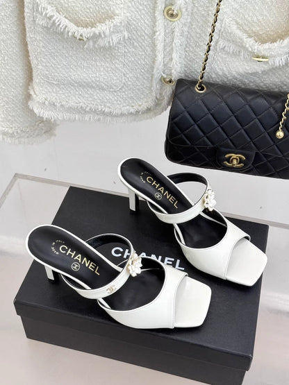 Square-toe peep-toe sandals