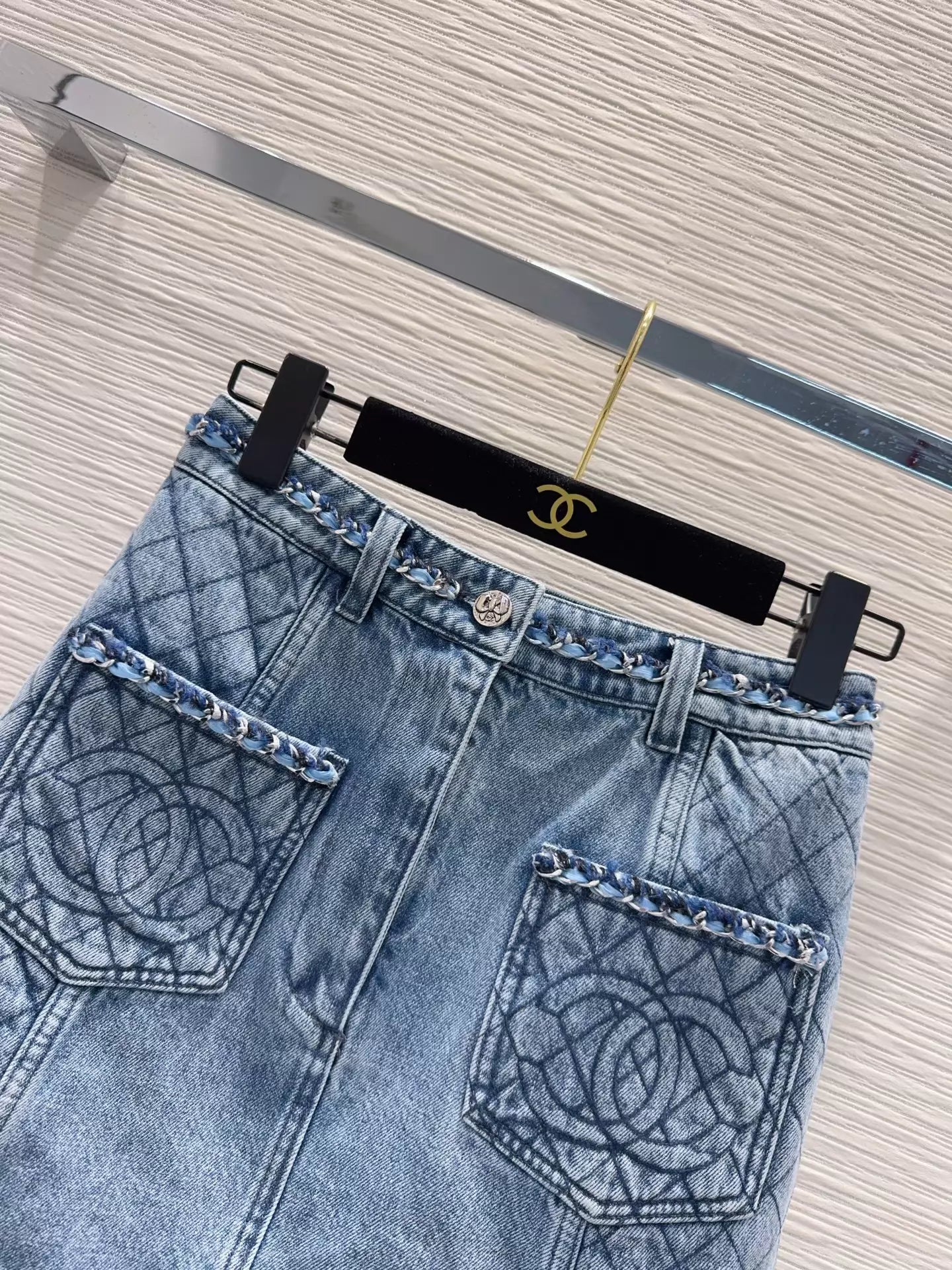 Diamond pattern denim skirt