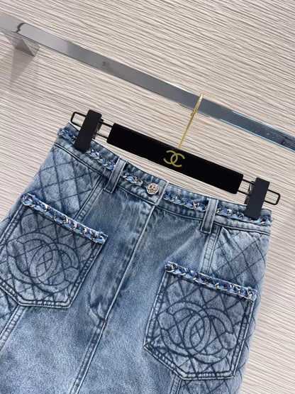 Diamond pattern denim skirt