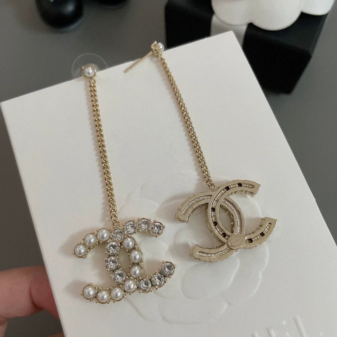 Long chain hanging double C-ear studs