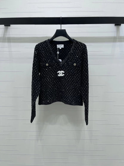 Heavy-duty sequined V-neck long-sleeved top