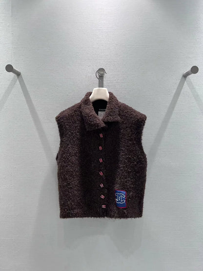 Double C-button vest