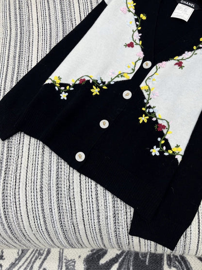 25fw Single breasted V-neck cardigan