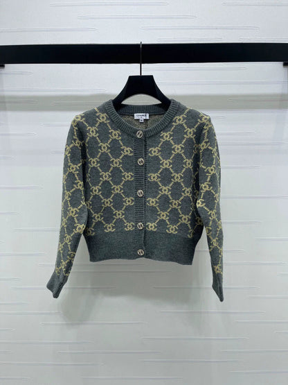 Jacquard knitted cardigan