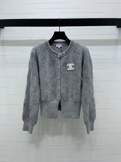 Heavy-duty beaded cardigan