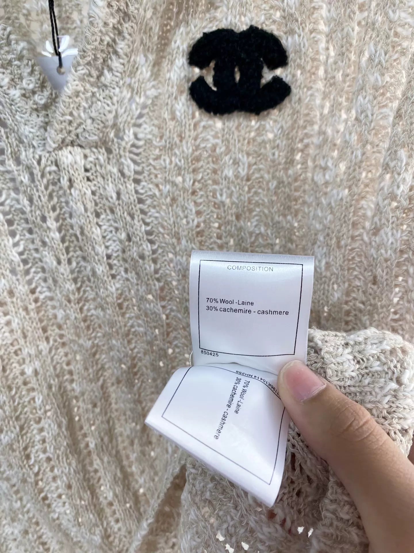 26ss 3D textured vest