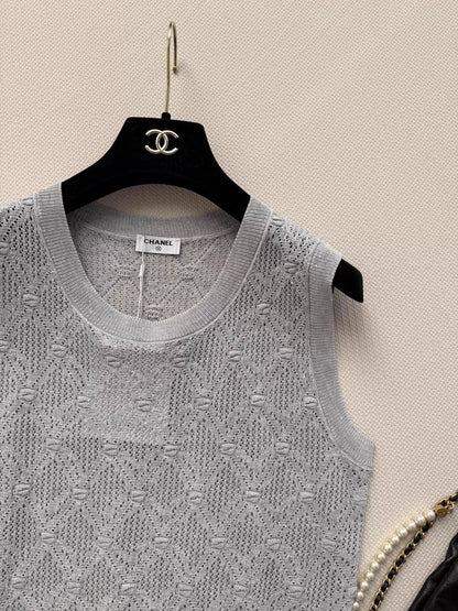 26ss Hollow-out knitted vest