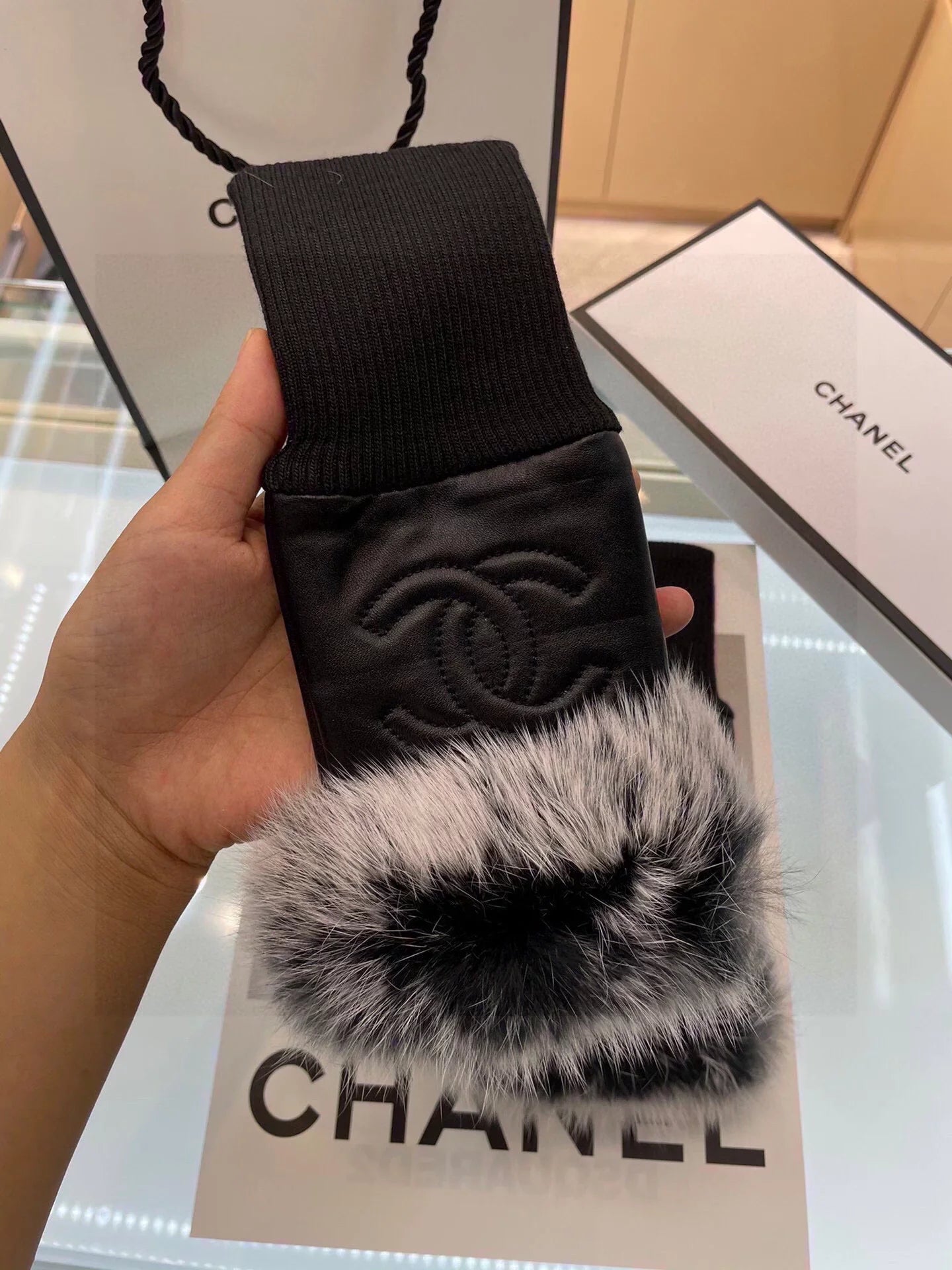 Short lazy rabbit fur gloves