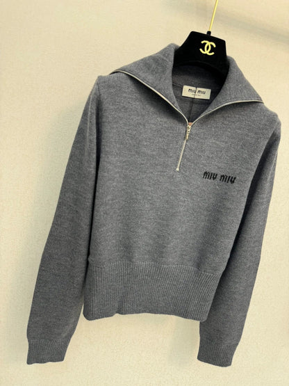 Half zipper knitted sweater