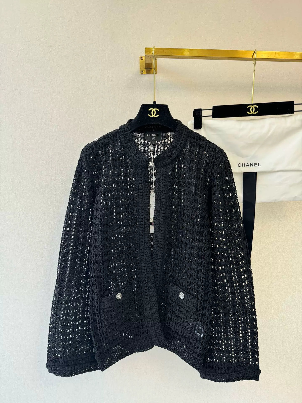 26New Early Spring Crew-Neck Cardigan