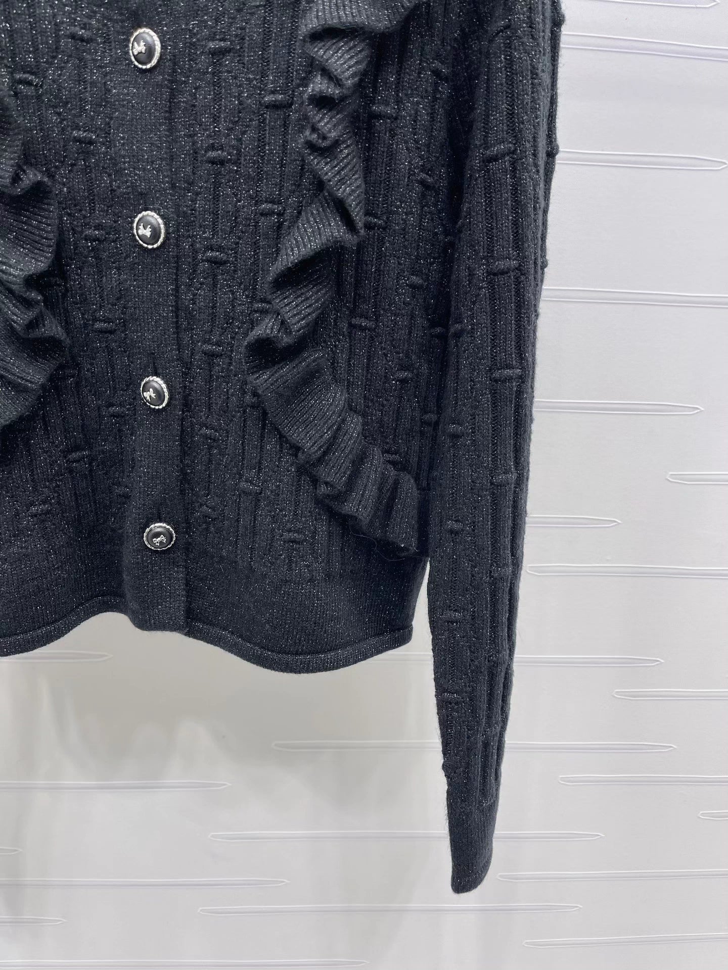 Full-length silver-thread ruffled cardigan