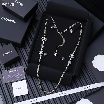 Square enamel spliced sweater chain