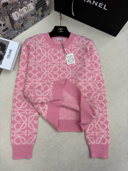 Color-blocked logo top