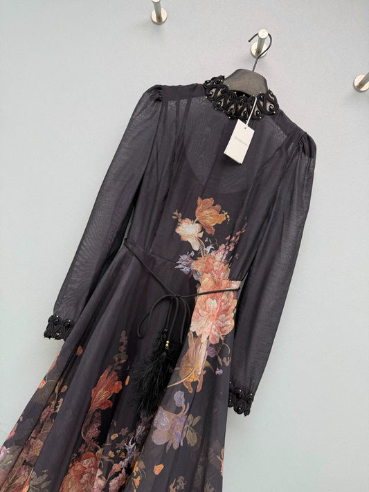 26New Vintage-Style Floral Dress with a Black Background