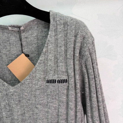 V-neck cashmere sweater.