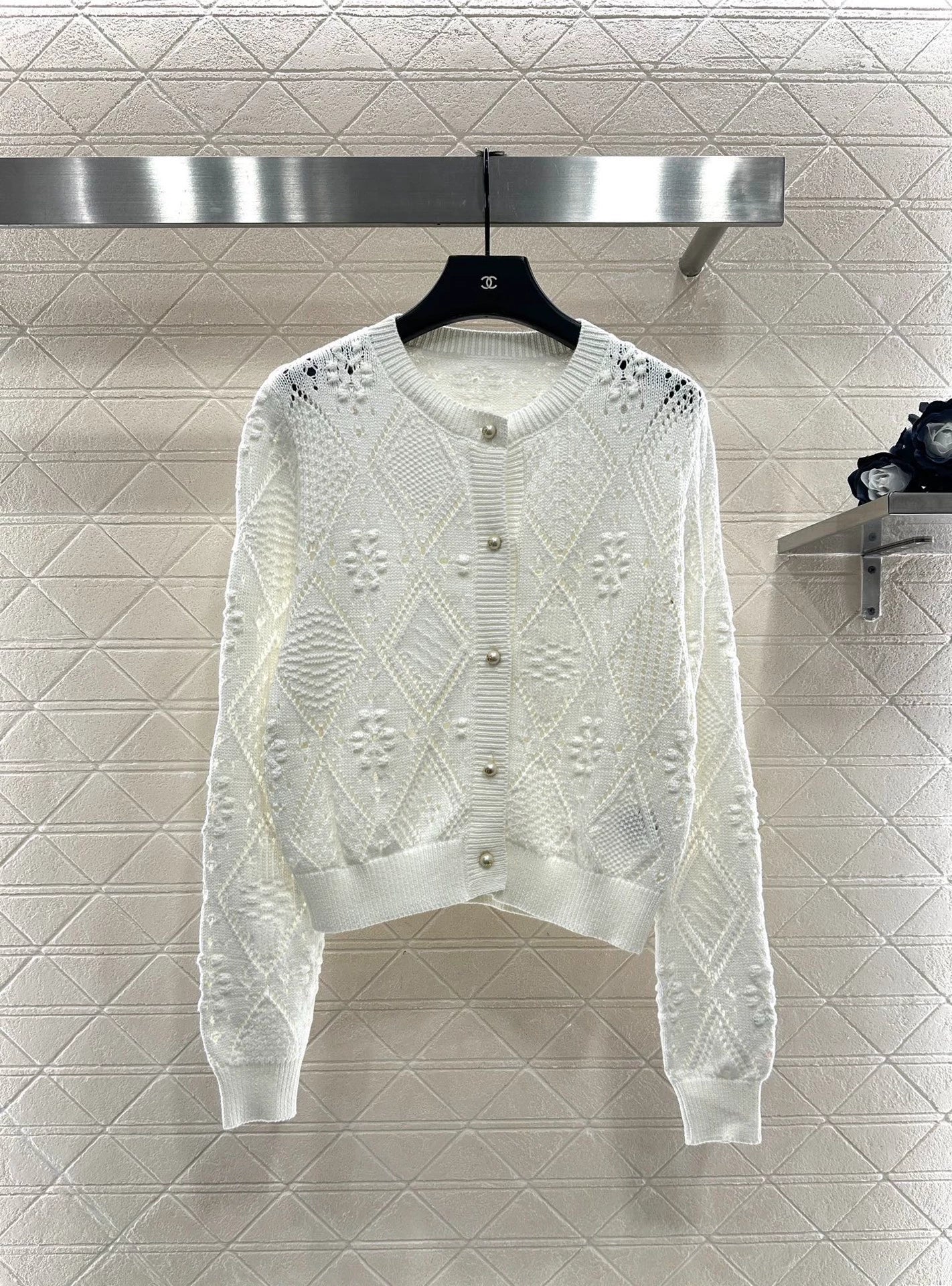 Hollow jacquard knitted cardigan