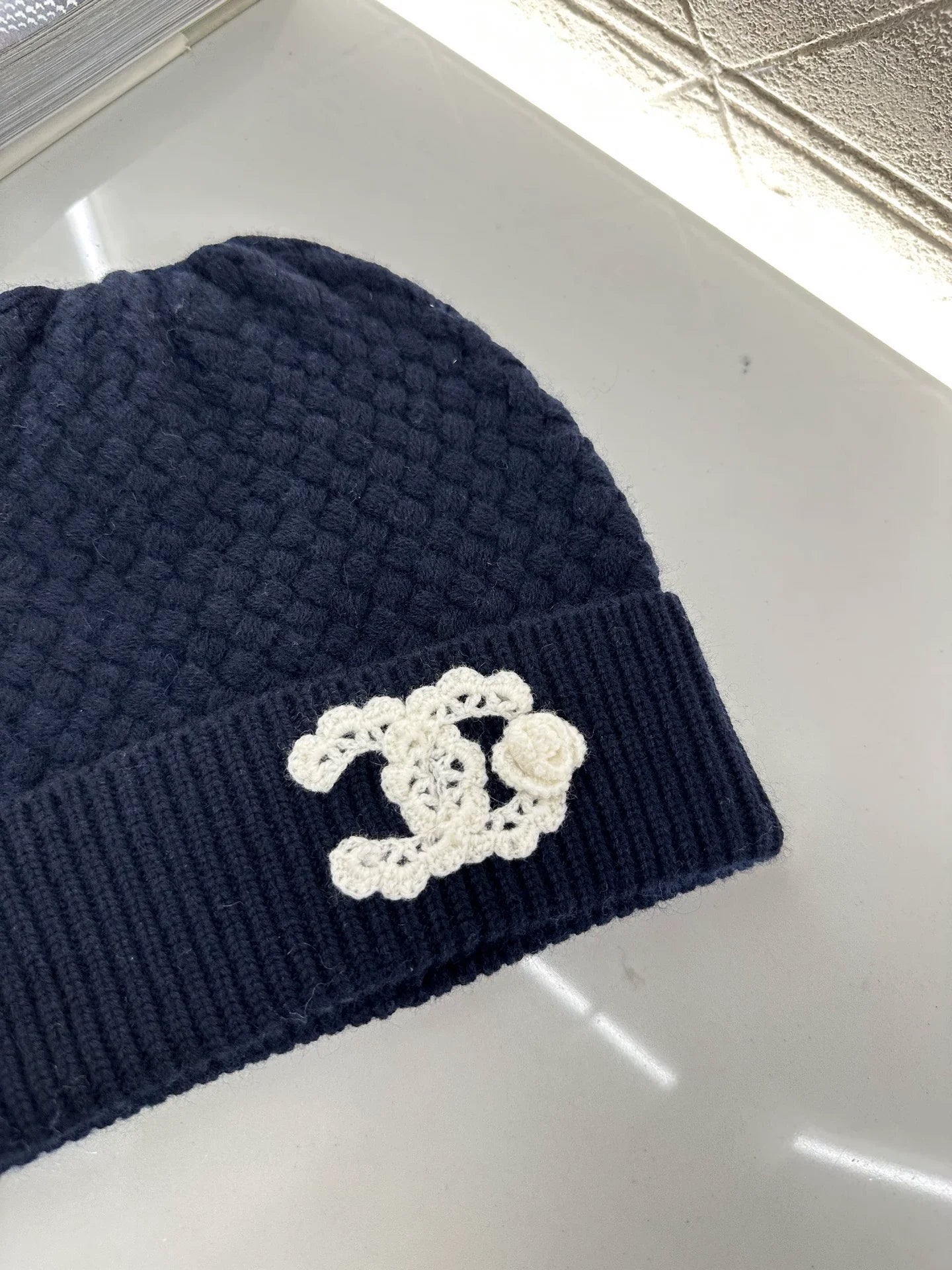 Double C logo cashmere knitted hat