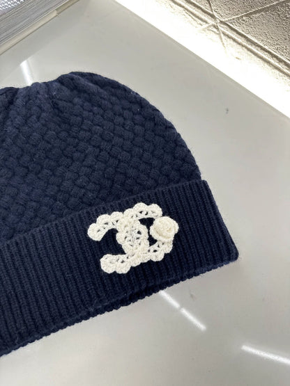 Double C logo cashmere knitted hat