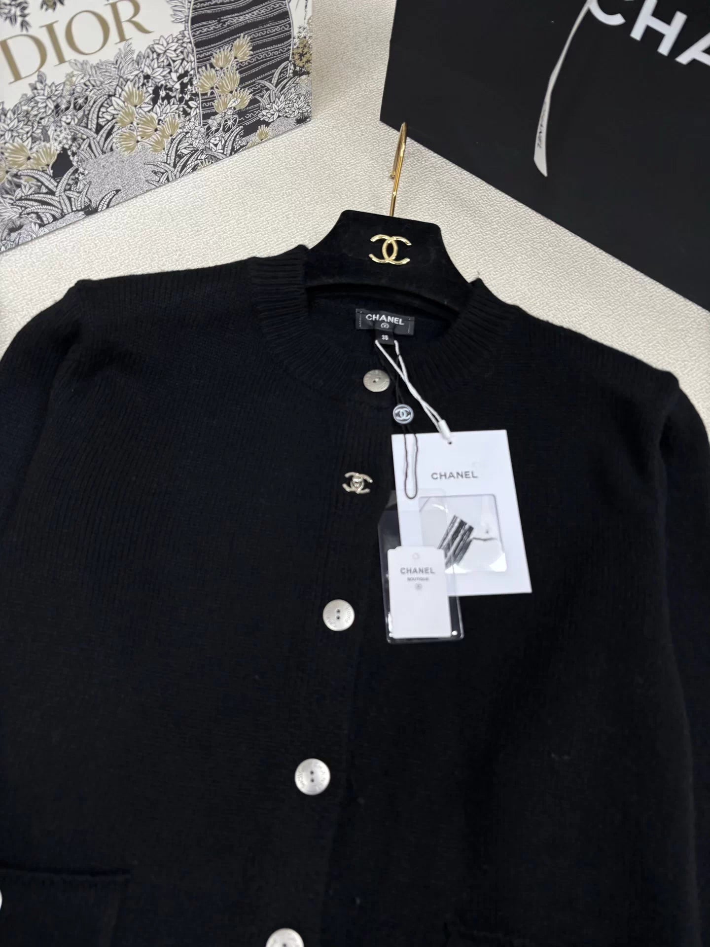 Single-breasted cardigan with pockets