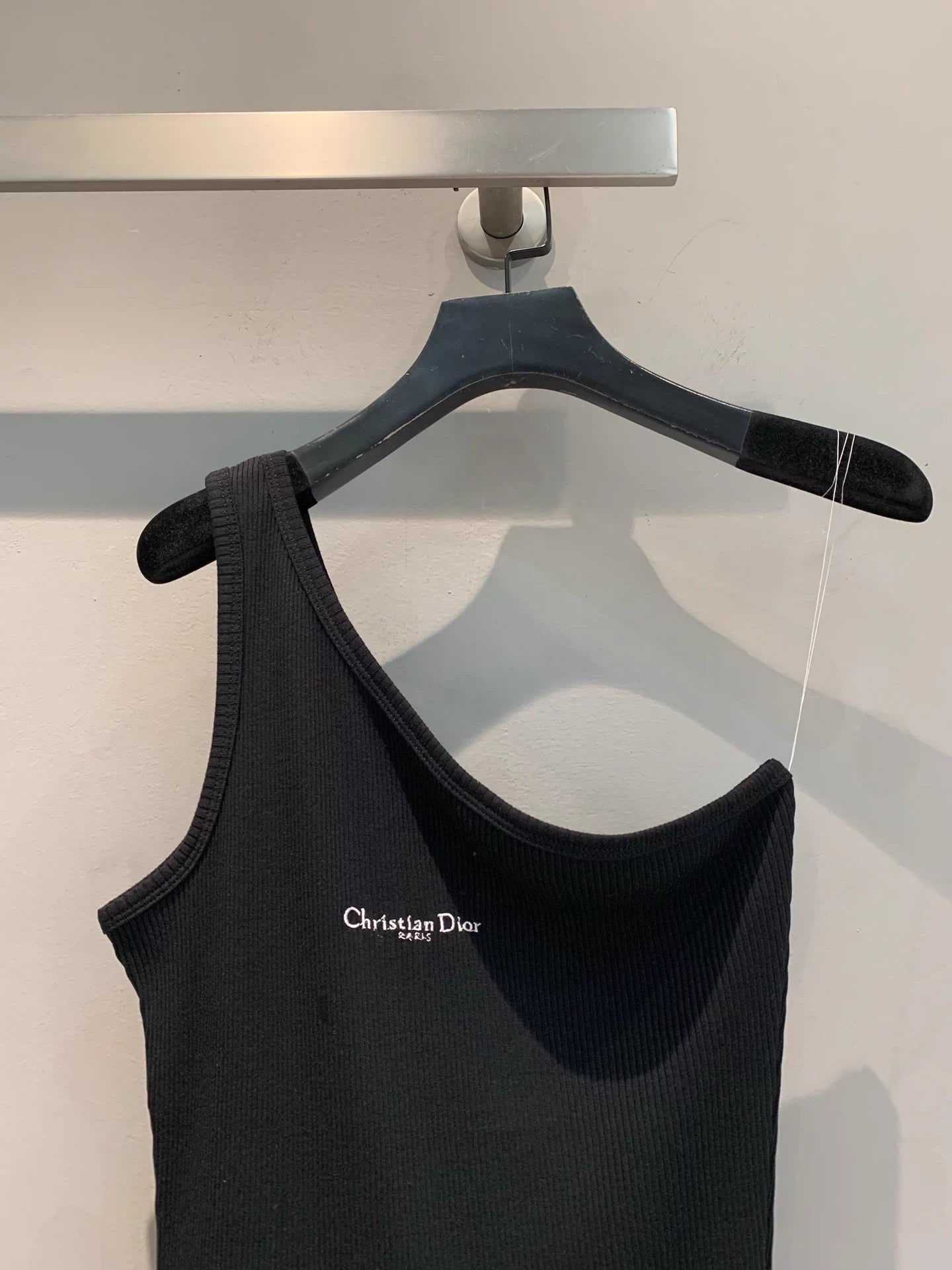 One-shoulder knit vest