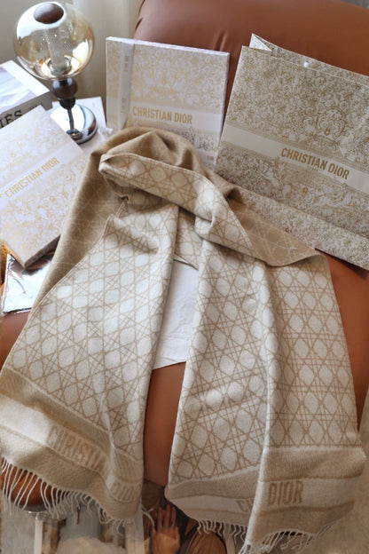 Cashmere scarf