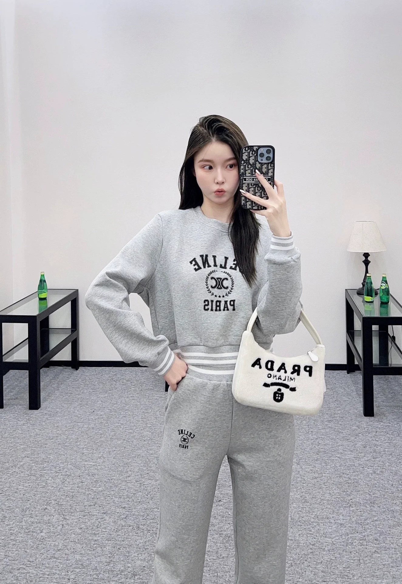 25fw Round neck sweatshirt and pants set