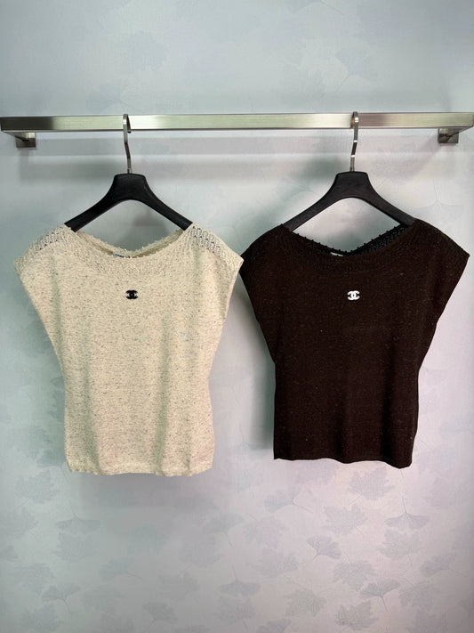 Chanel / 26 Early Autumn New Round Neck Short Sleeve Knit Top