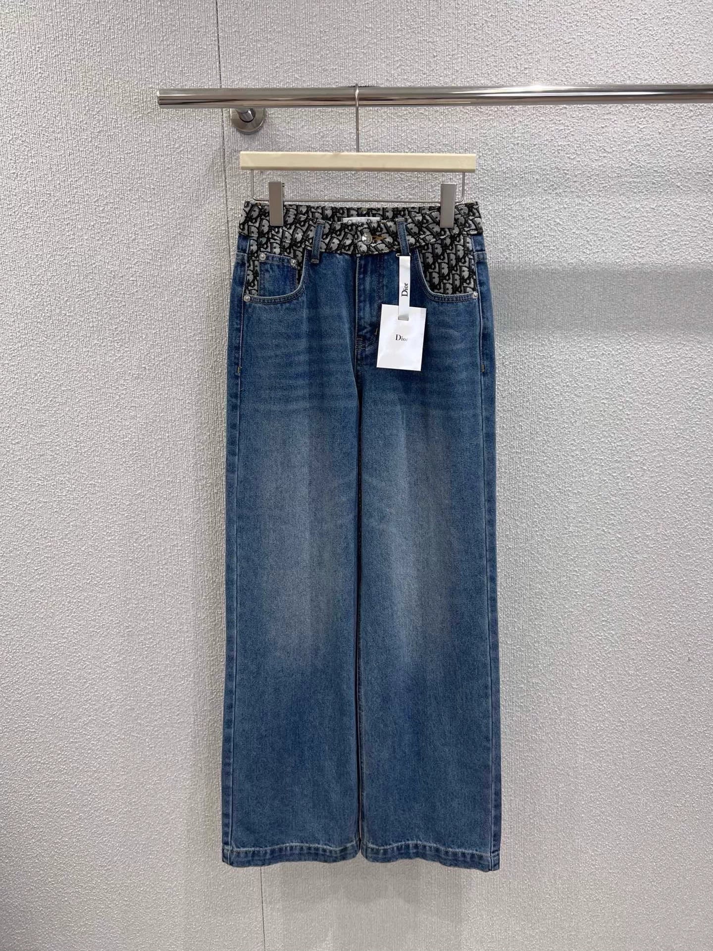 Color-blocked straight-leg jeans