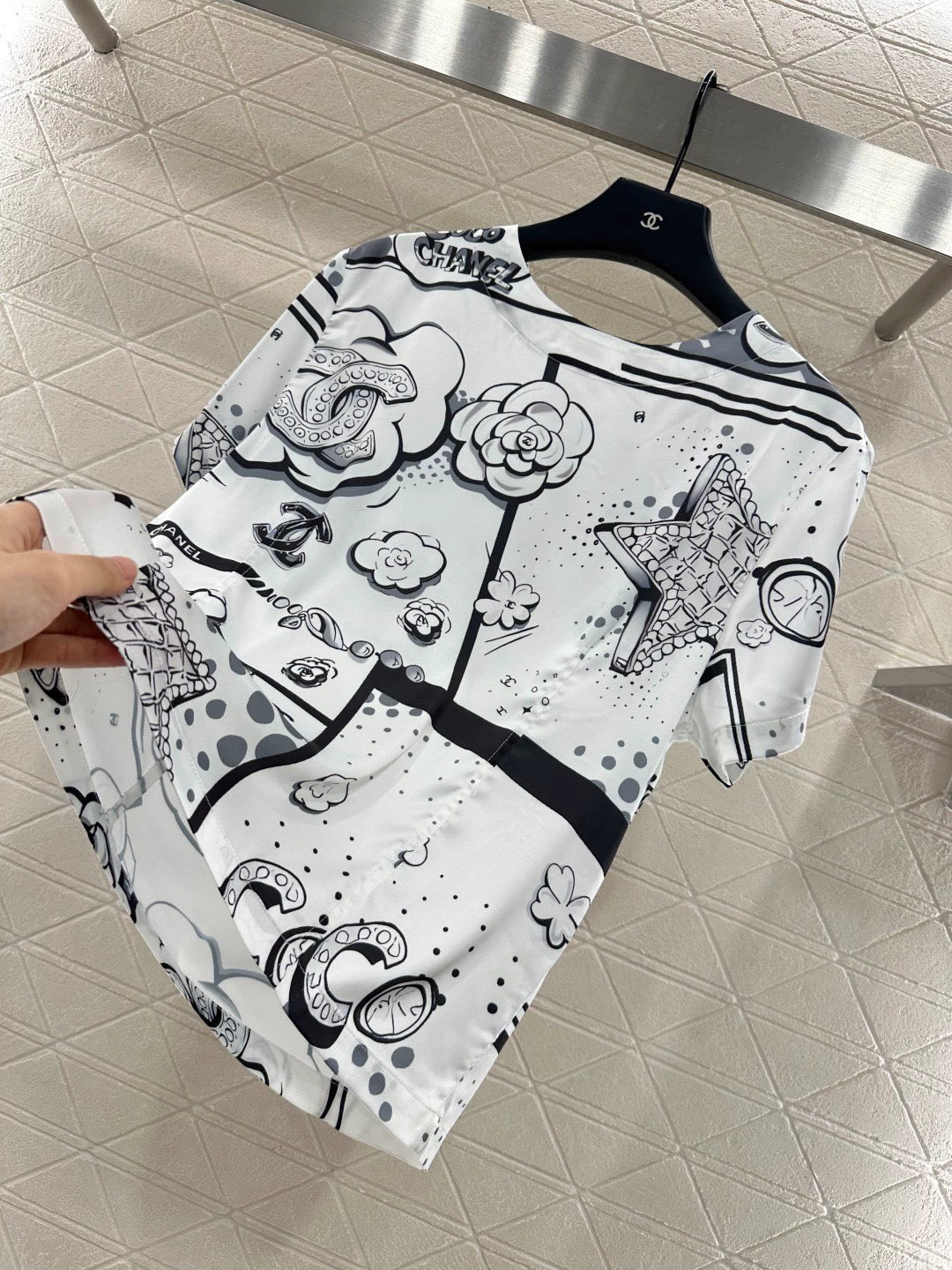 25fw Camellia round neck short sleeved shirt