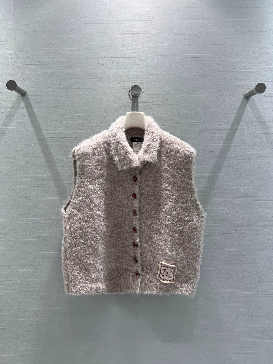 Double C-button vest