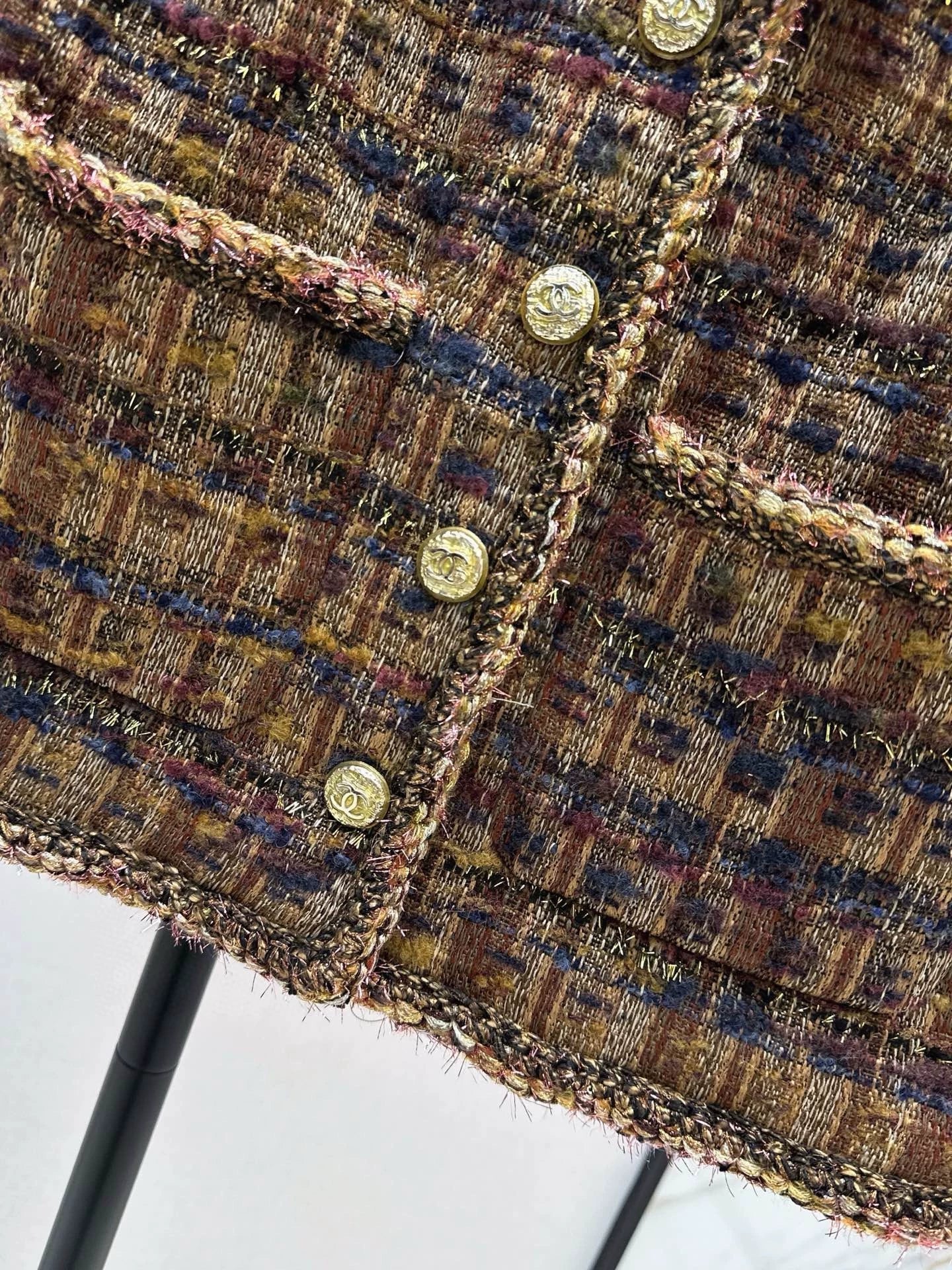 Color-blocked woven trim Vest